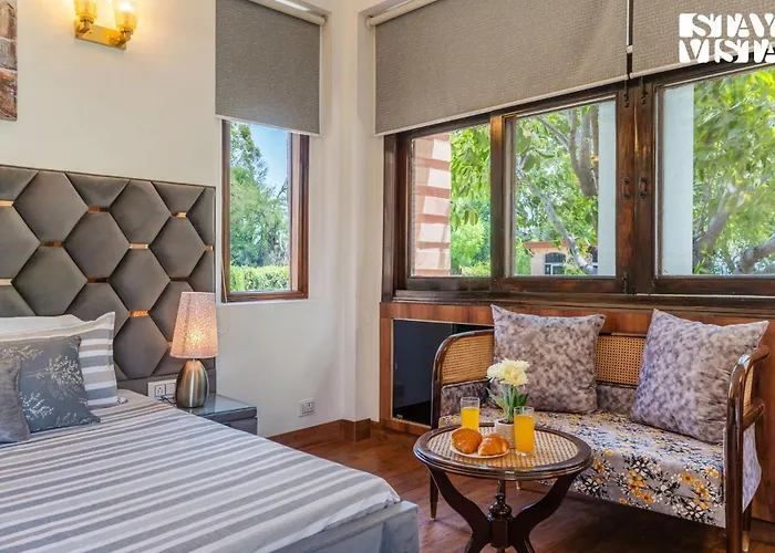 Stayvista At The Cityscape With Outdoor Pool
