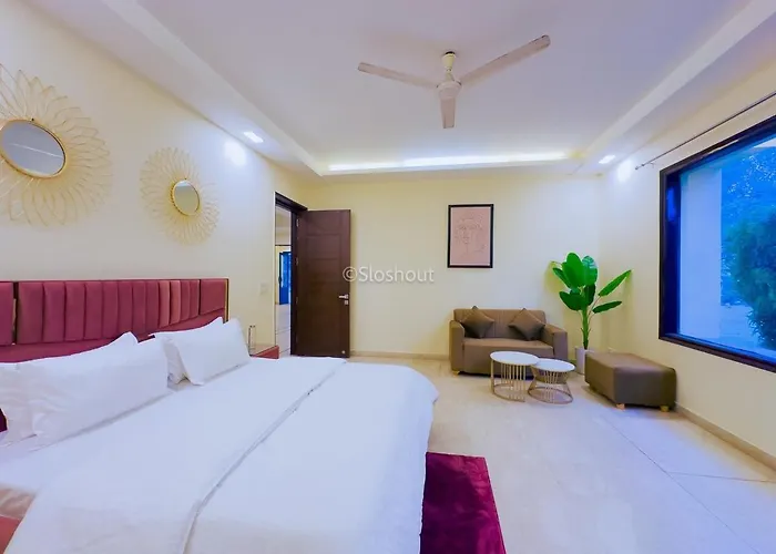 Luxotica Greens - 6 Bhk Luxury Villa In Chattarpur